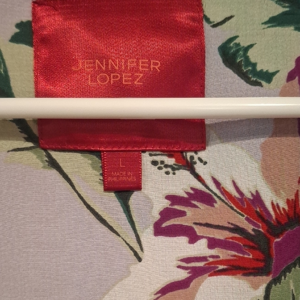 Jennifer Lopez White and Green Tropical Robe - Picture 3 of 7